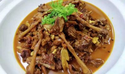 鸽子焖排骨